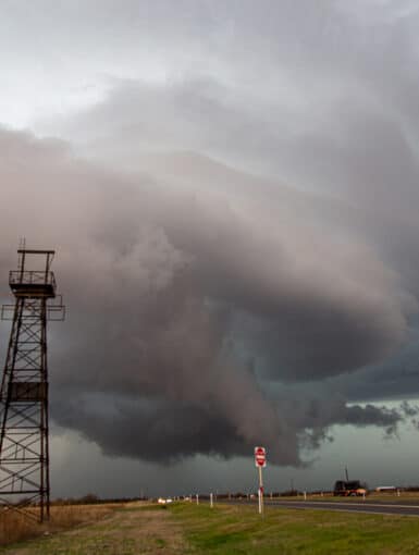 Supercell crosses US-287 near Goodlett, TX